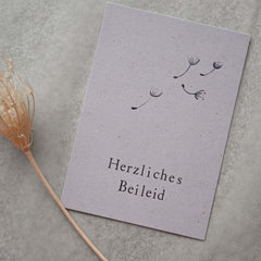 Kleine Karte "Herzliches Beileid" mit Illustration Samen
