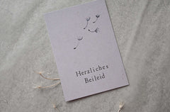 Kleine Karte "Herzliches Beileid" mit Illustration Samen