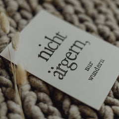 Postkarte "Nicht ärgern, nur wundern" gestempelter Spruch