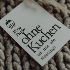 Postkarte "Party ohne Kuchen" gestempelter Spruch