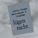 Postkarte "Leggings lügen nicht" gestempelter Spruch