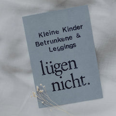 Postkarte "Leggings lügen nicht" gestempelter Spruch