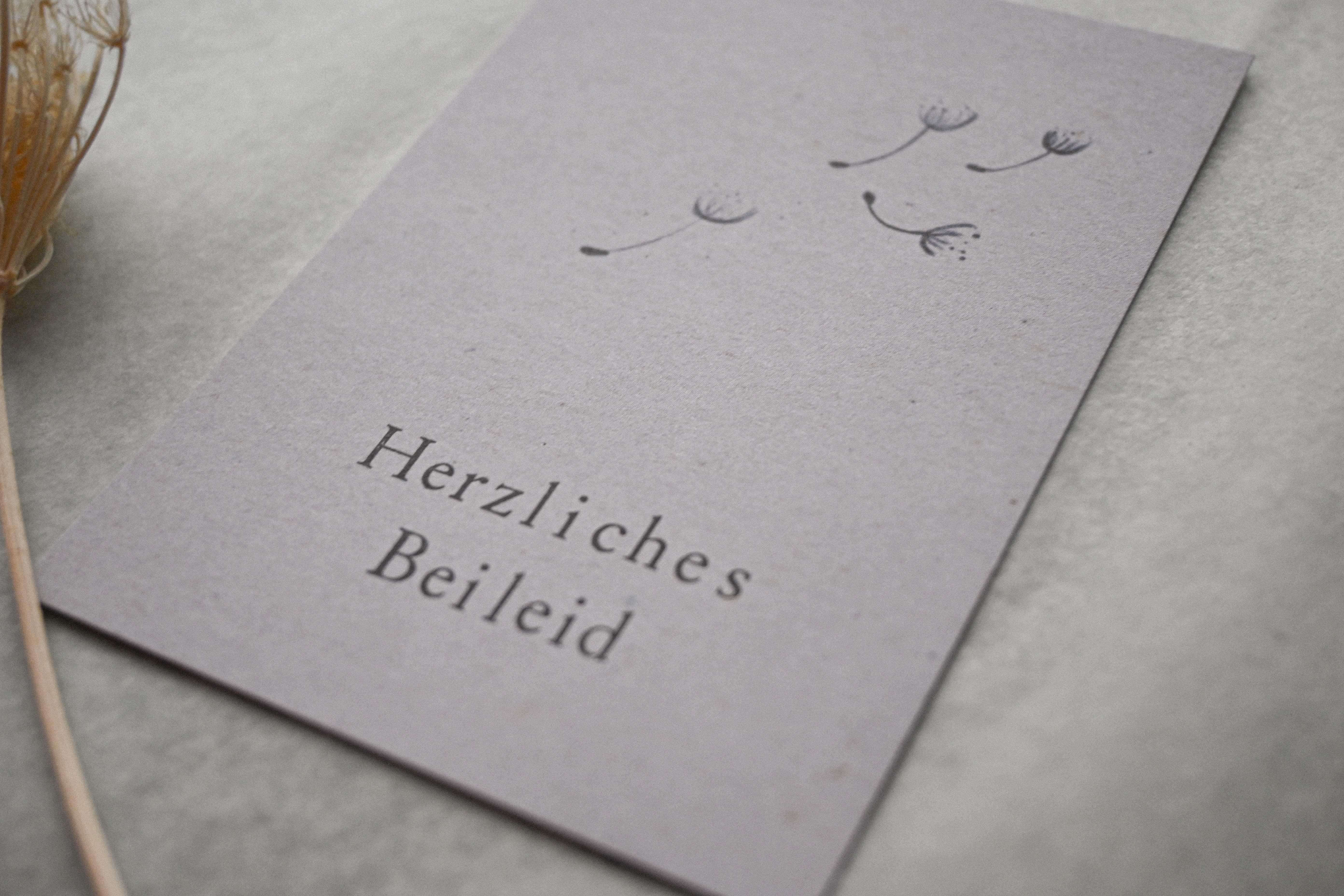 Kleine Karte "Herzliches Beileid" mit Illustration Samen