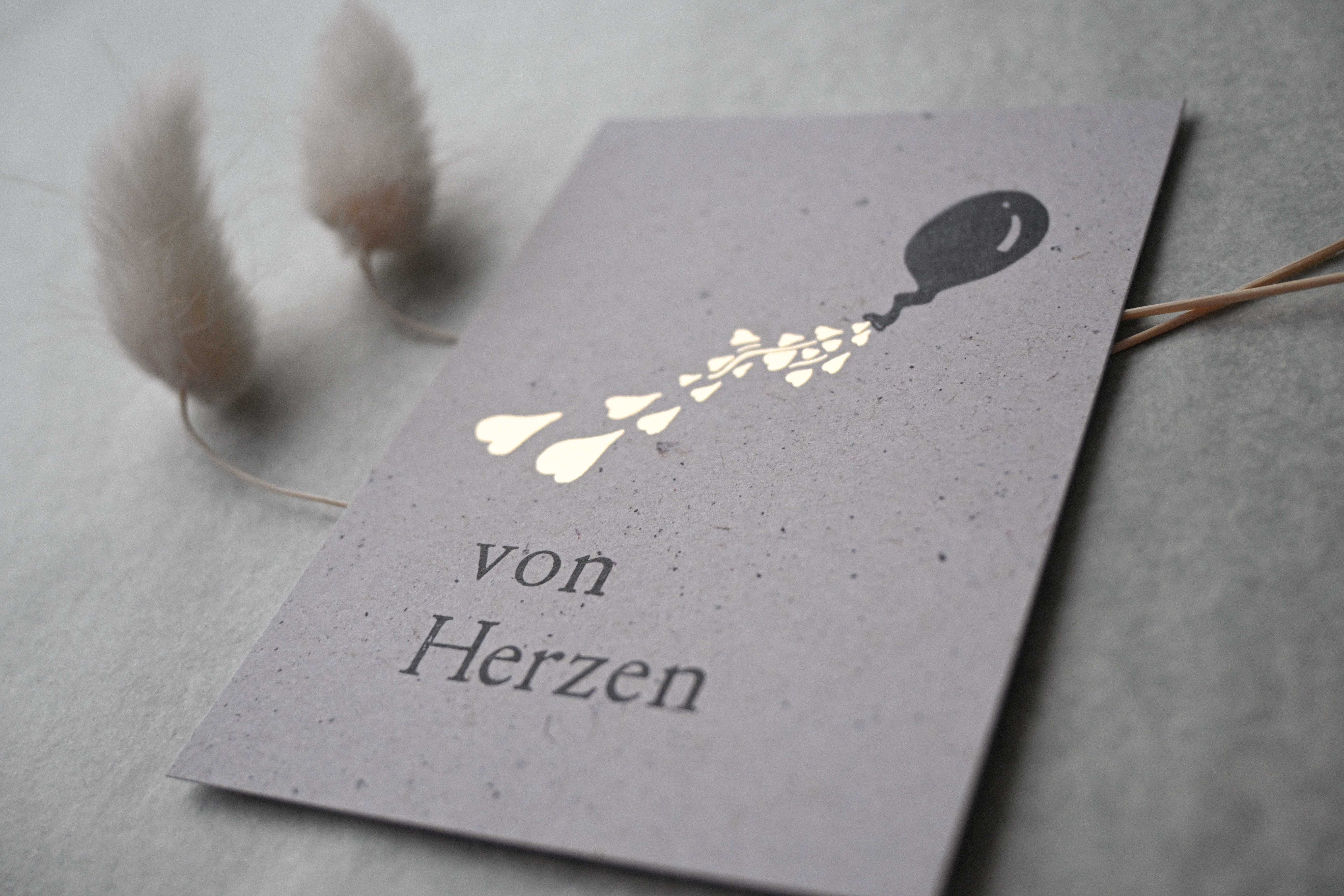 Kleine Karte "Von Herzen" mit Illustration Luftballon Gold