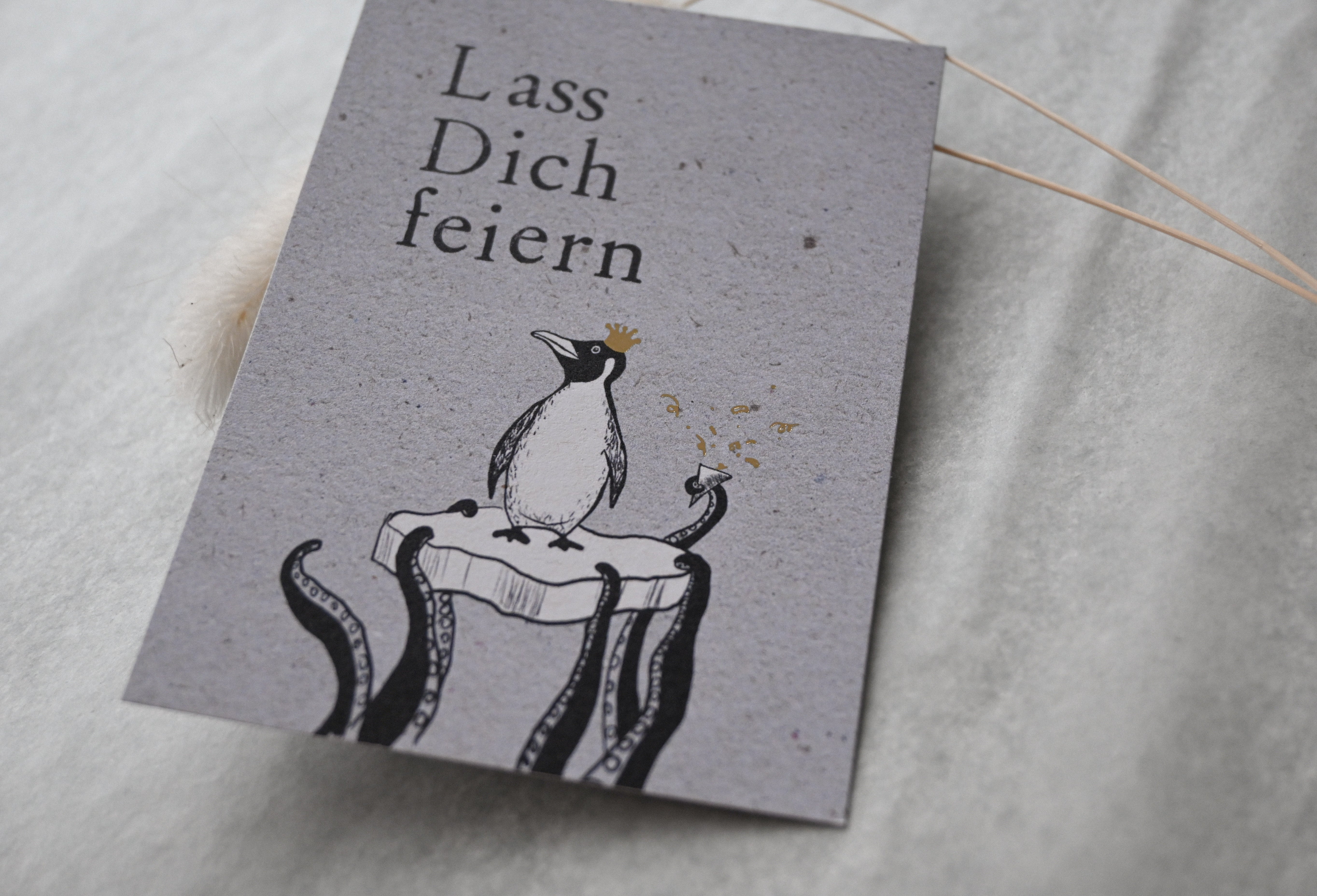Kleine Karte "Lass dich feiern" mit Pinguin-Scholle Gold